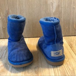 Girl UGGS